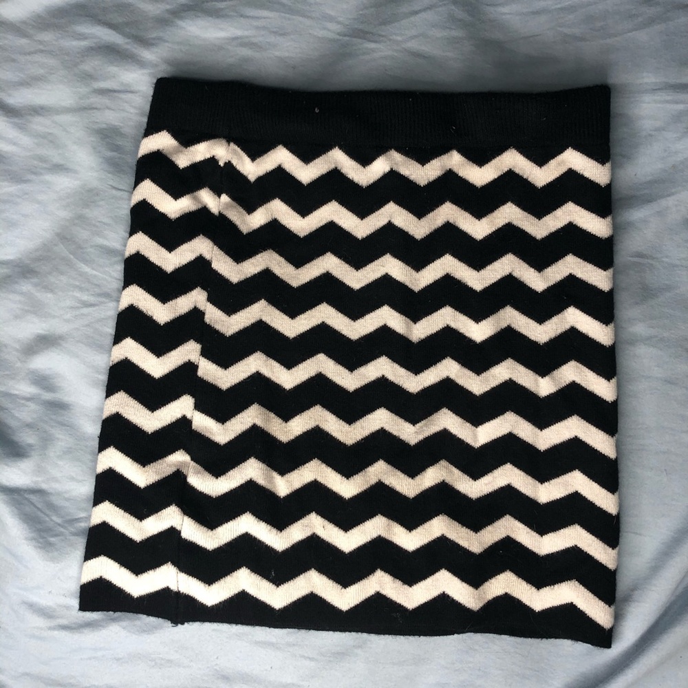 Skirt - Picture 2 of 2